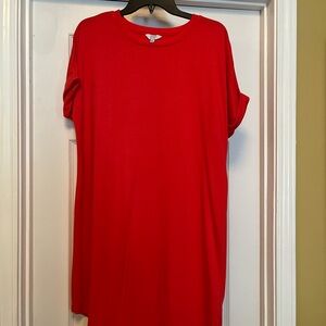 Crown & Ivy Bold Red Top